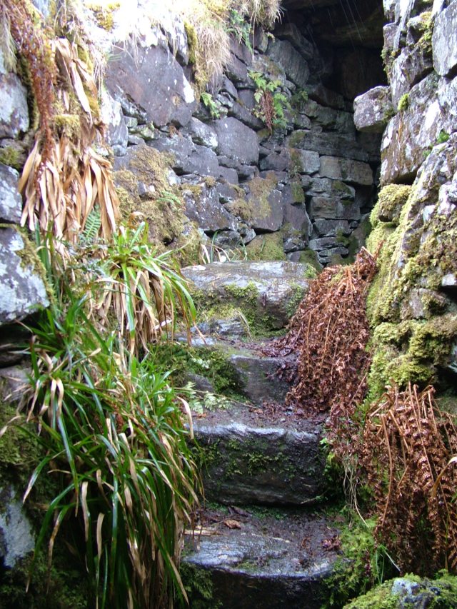 broch steps