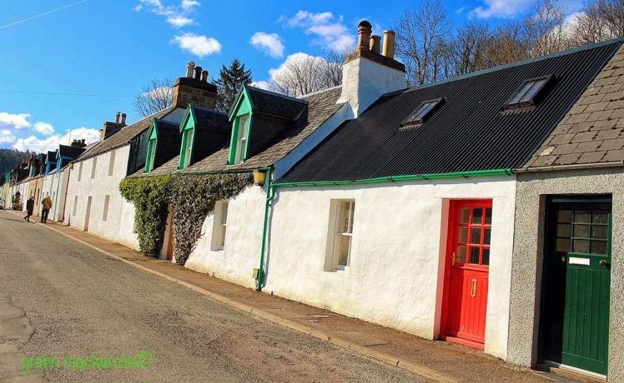 Red and Green - Plockton